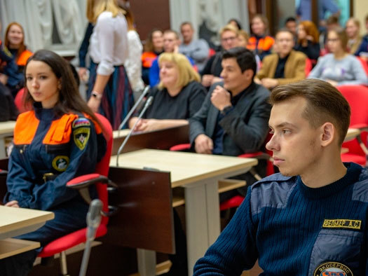 В Мурманске подвели итоги деятельности волонтерских организаций
