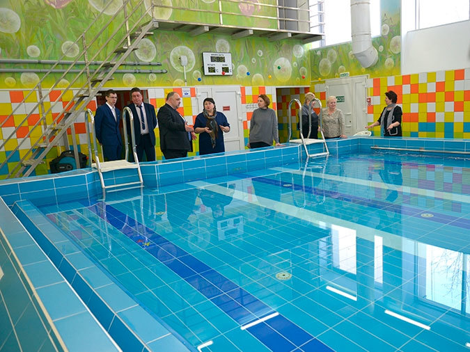Мурманские депутаты посетили спортивный центр «Авангард»