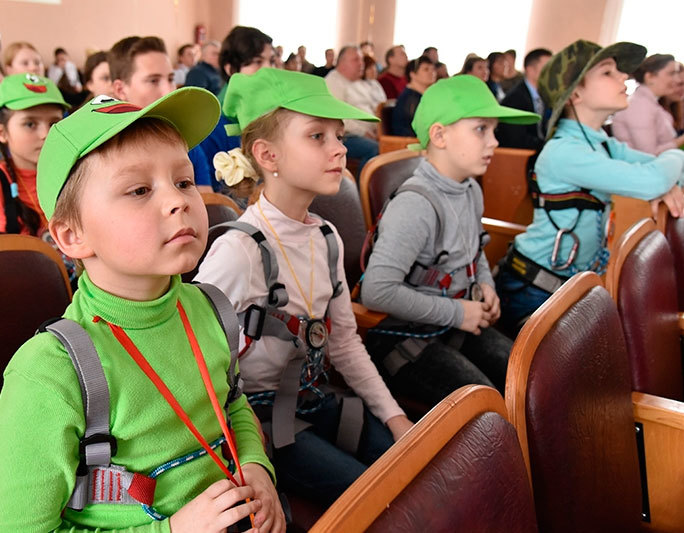 Центр детско-юношеского туризма в Мурманске отметил 20-летие