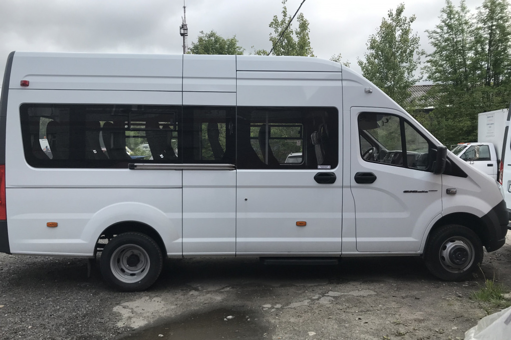 В Мурманск поступили новые автобусы для гемодиализа