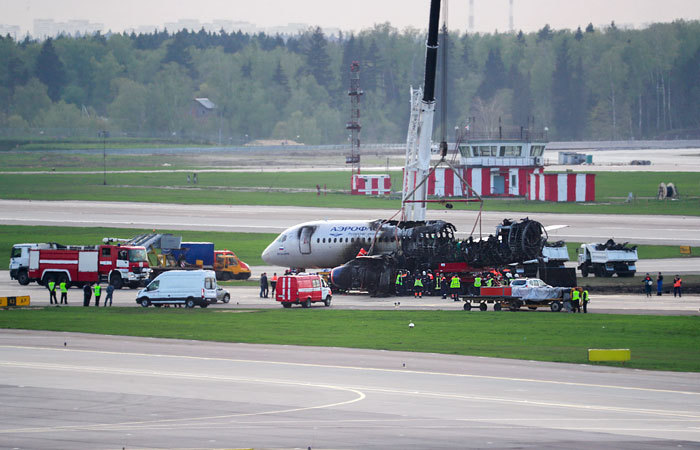 Командиру экипажа сгоревшего в «Шереметьево» SSJ-100 предъявили обвинение