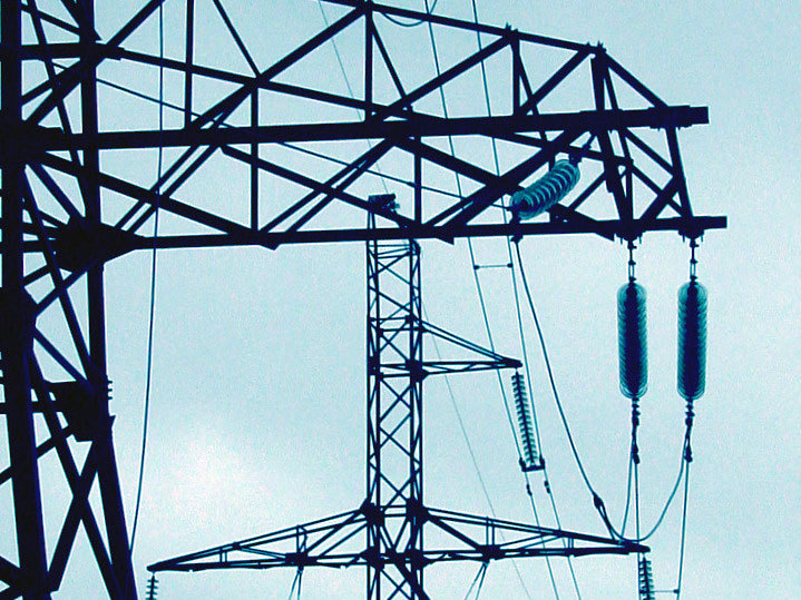 Энергетики «Колэнерго» меняют изоляторы на линиях электропередачи