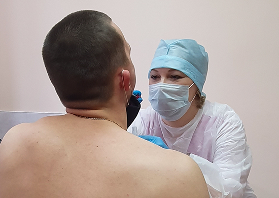 Призывники из Мурманской области сдают тесты на коронавирус