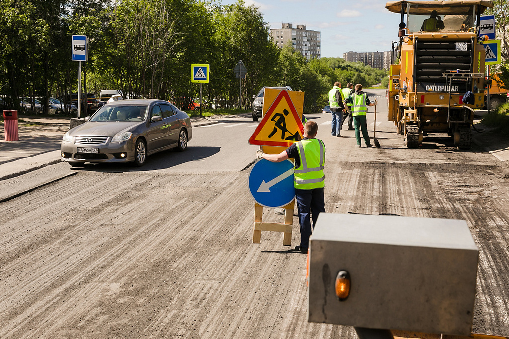 Андрей Чибис проверил ремонт дорог в Мурманске и Коле