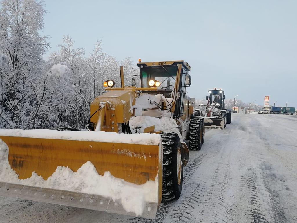 В Мурманске и области увеличили количество техники для уборки снега