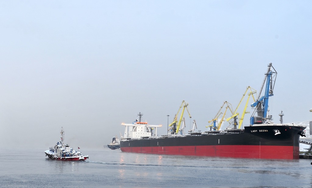 Мурманский торговый порт принял суперэкологичное судно