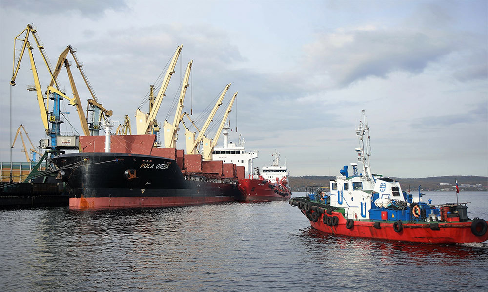 Мурманские портовики погрузили за сутки более 13 тысяч тонн щебня и песка