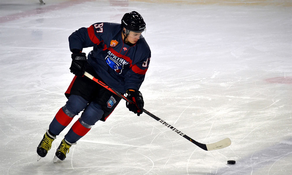 В Мурманске прошли первые домашние матчи хоккейной команды «Арктика»
