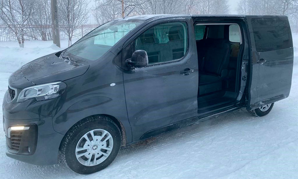 В Североморске появился новый автомобиль для социального такси