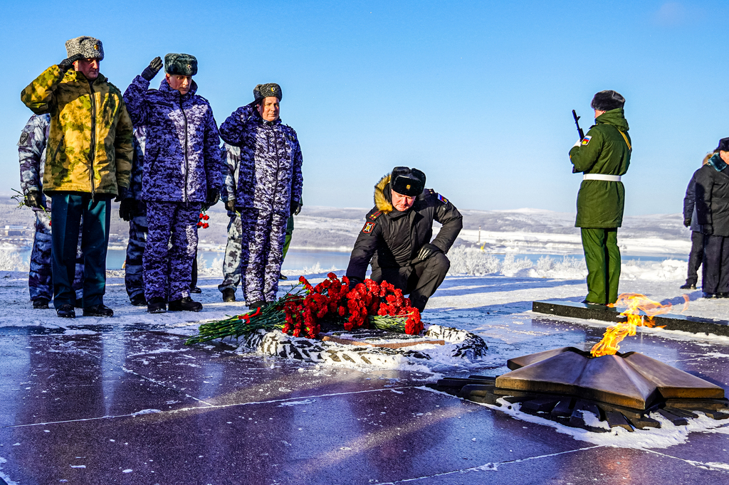 В Мурманской области росгвардейцы приняли участие в торжественных мероприятиях, посвященных Дню защитника Отечества
