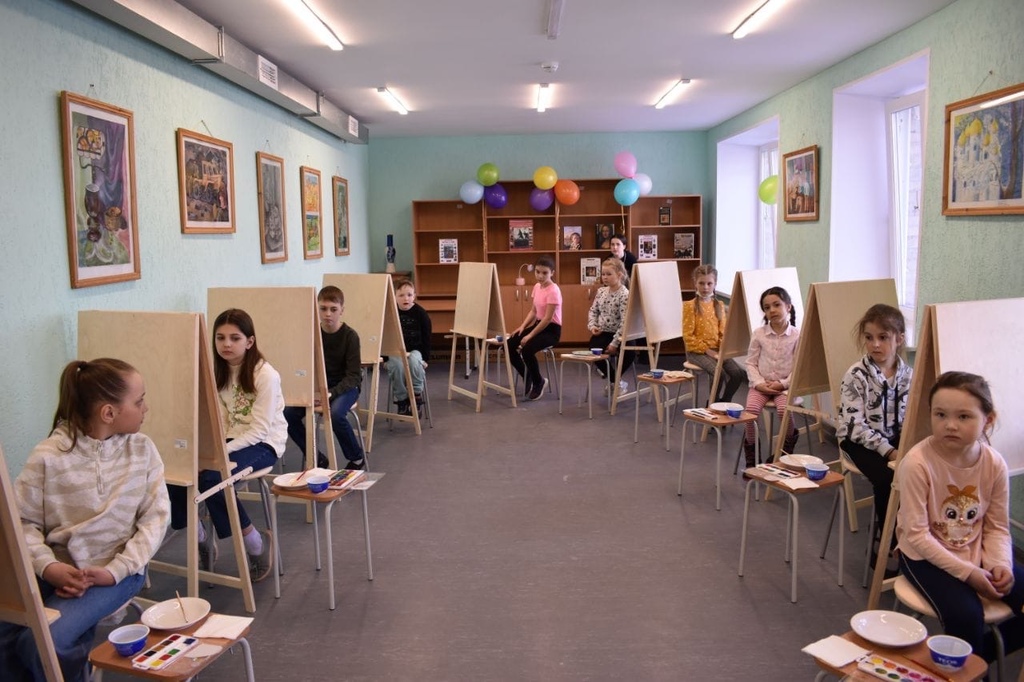 В поселке Спутник открылись после капремонта детская школа искусств с библиотекой и ДЮСШ
