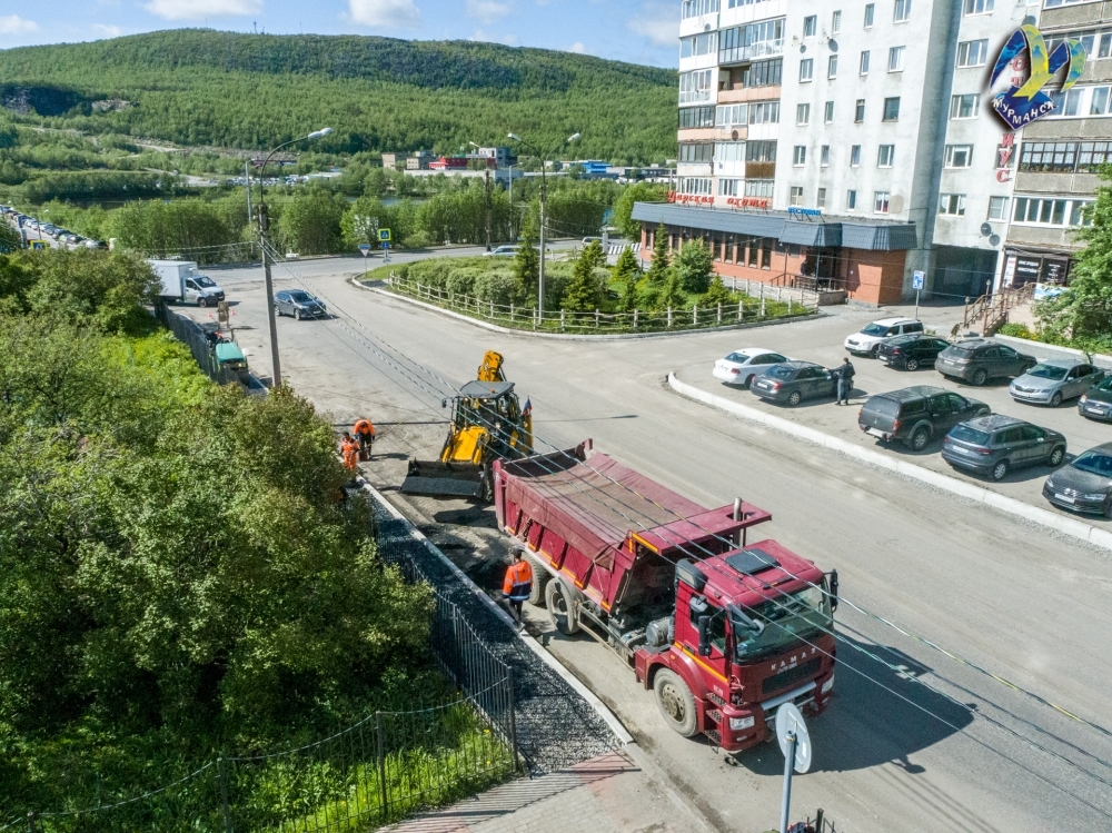 Продолжается обновление дороги на улице Зои Космодемьянской