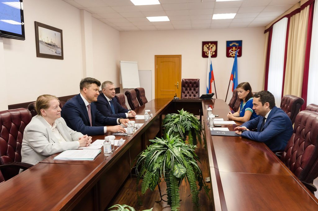 Губернатору Андрею Чибису представлен новый управляющий региональным Отделением Банка России