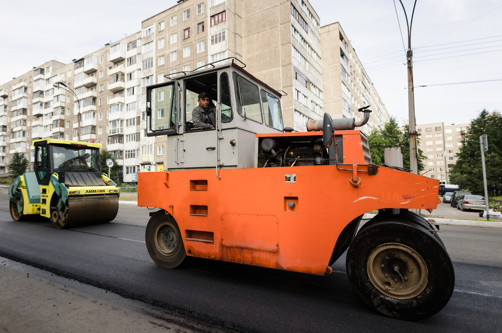 Губернатор Андрей Чибис проверил ход ремонтных работ в Первомайском округе Мурманска