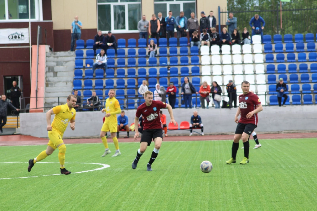 Заполярные футболисты сыграли матчи в рамках очередного тура чемпионата Мурманской области по футболу