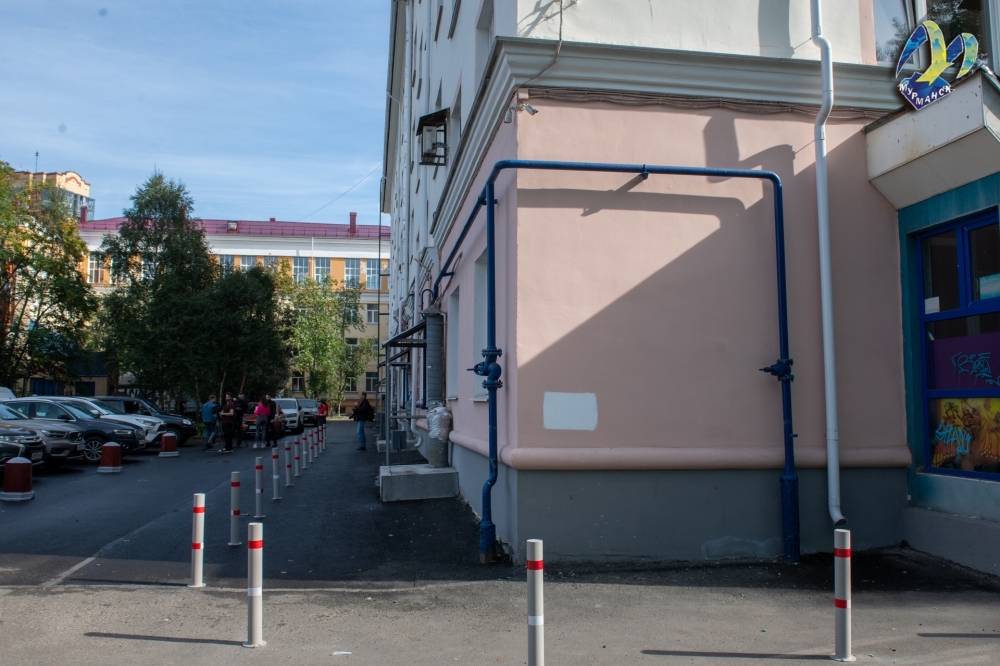 В Мурманске завершен ремонт двора на улице Егорова
