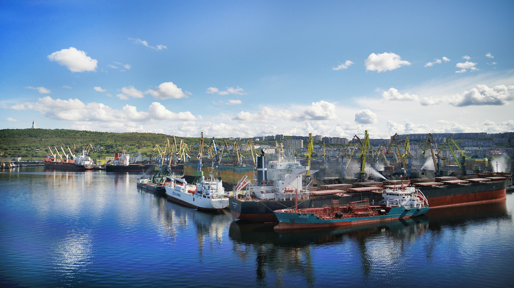 Сразу несколько производственных рекордов было установлено в АО «Мурманский морской торговый порт» в канун празднования 107-летия предприятия