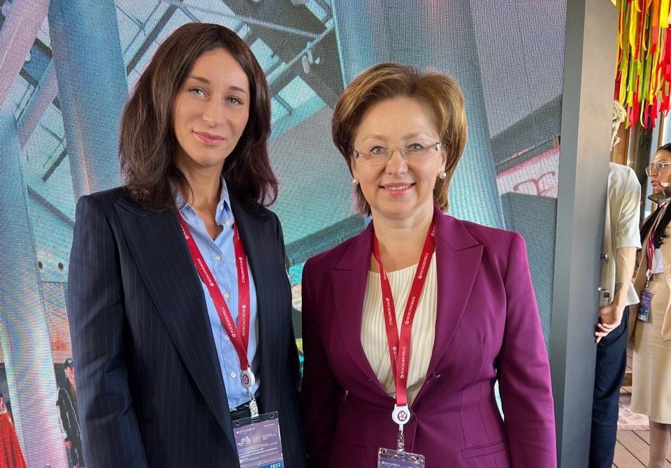 ВЭФ-2022: вице-губернатор Елена Дягилева выступила экспертом питч-сессии проектов первого выпуска школ креативных индустрий