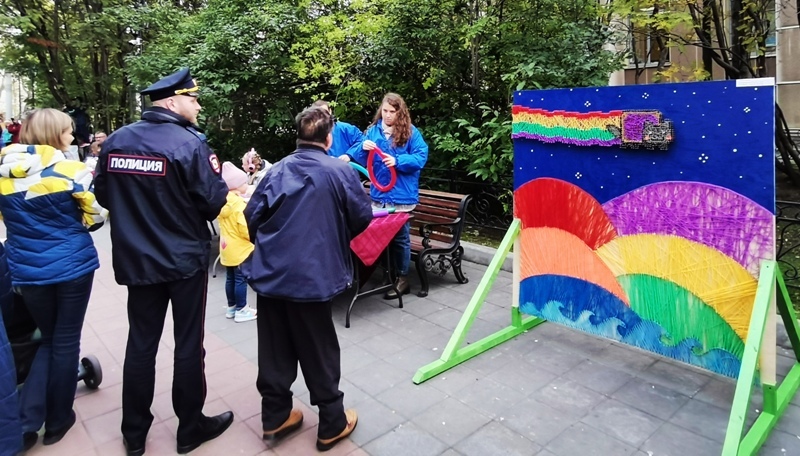 В Мурманске на «Фестивале уличного искусства» сотрудники ПДН провели профилактическую акцию «Стрит-арт – искусство или преступление»