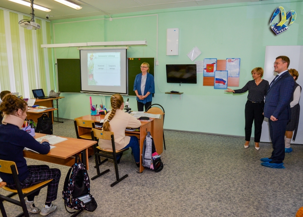 Глава администрации города Мурманска Юрий Сердечкин посетил филиал СОШ № 27