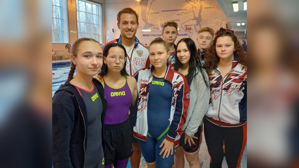 Чемпион мира и призер всероссийской спартакиады Павел Самусенко провел награждение чемпионата и первенства области по плаванию