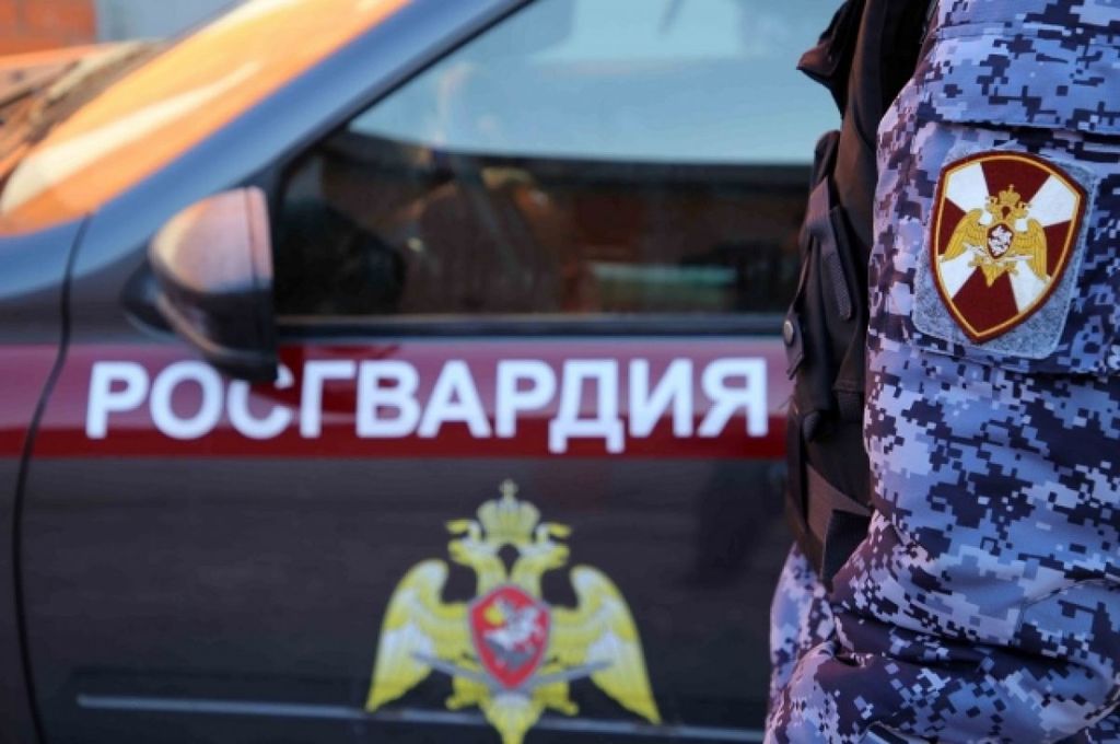 В одном из мурманских кафе росгвардейцы задержали агрессивного жителя Архангельска