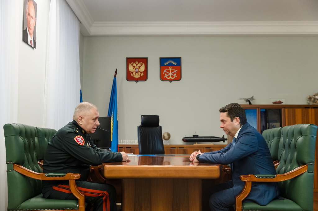Губернатор Андрей Чибис провел рабочую встречу с командующим СЗО Росгвардии Алексеем Воробьевым