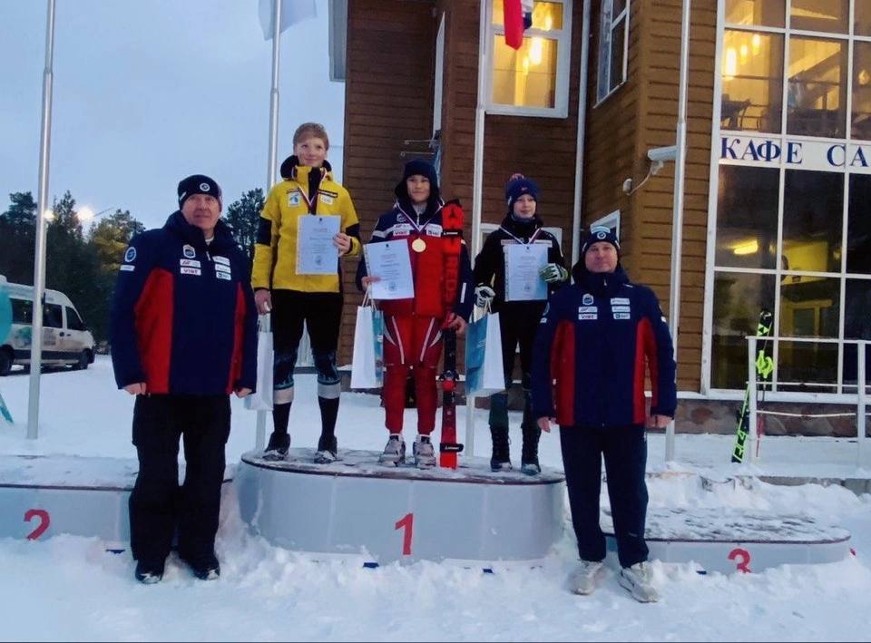 В Полярных Зорях завершились всероссийские соревнования по горнолыжному спорту