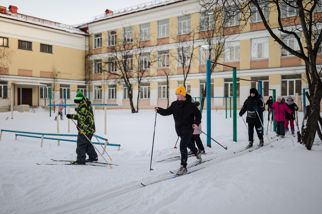 Губернатор Андрей Чибис проверил ход ремонтных работ в образовательных учреждениях Североморска