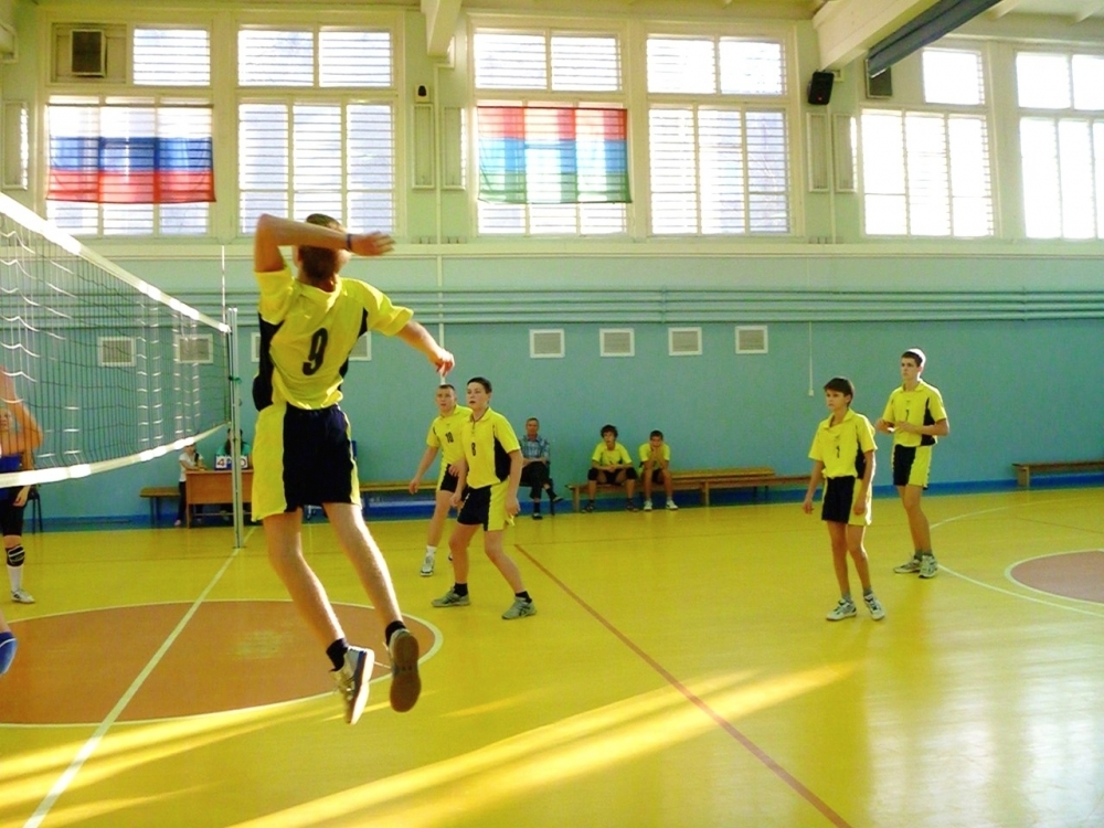 В Мурманске стартовало первенство по волейболу среди юношей и девушек