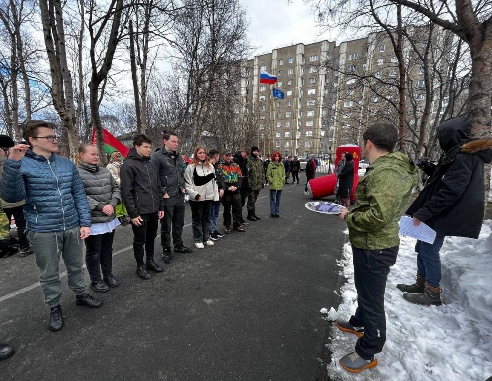 Мурманская молодежь сыграла в «Лазертаг»