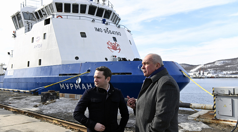Губернатор Андрей Чибис посетил модернизированное краболовное судно «Мурман-2» компании «Антей Север»