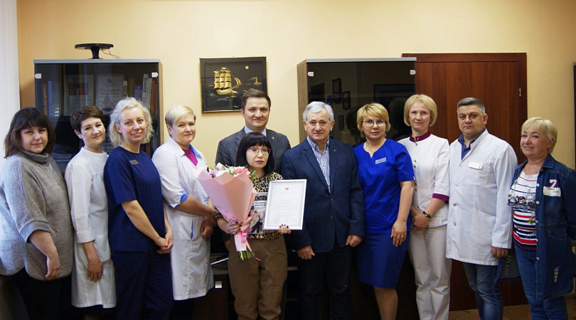 Медсестра областной станции переливания крови получила Благодарность губернатора Мурманской области