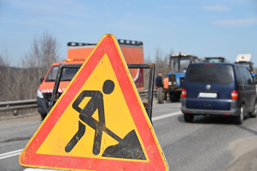 В Мурманске продолжается ямочный ремонт дорог