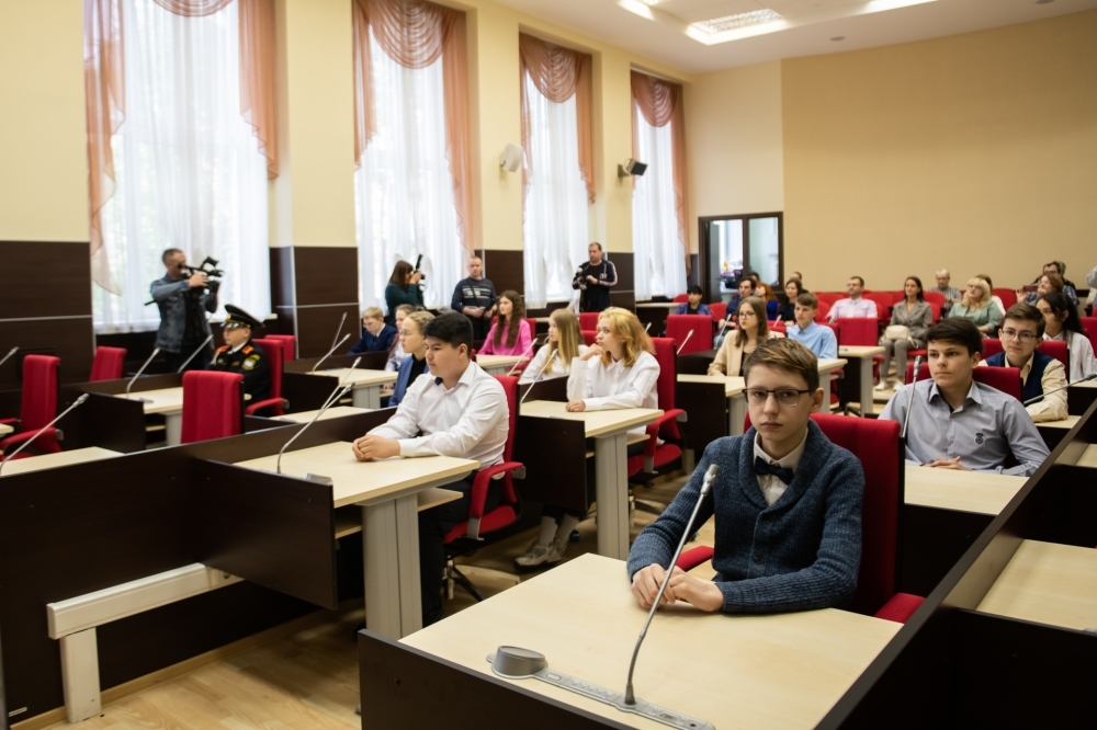 Юные мурманчане получили свои первые паспорта