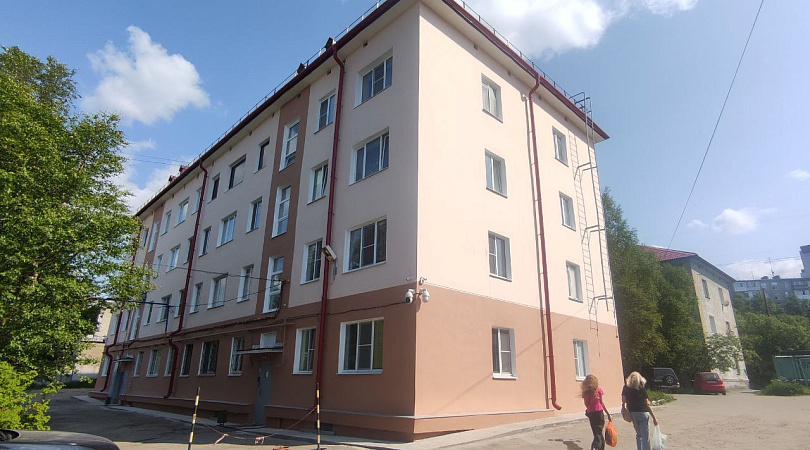 В Мурманске завершён первый в 2023 году капитальный ремонт по технологии «мокрого фасада»