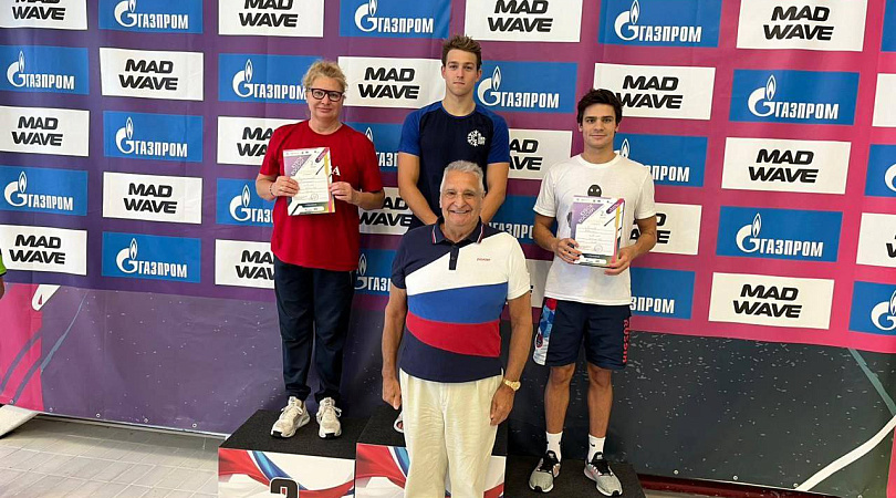 Пловец из Полярных Зорь Павел Самусенко завоевал золото и две бронзы на Кубке России