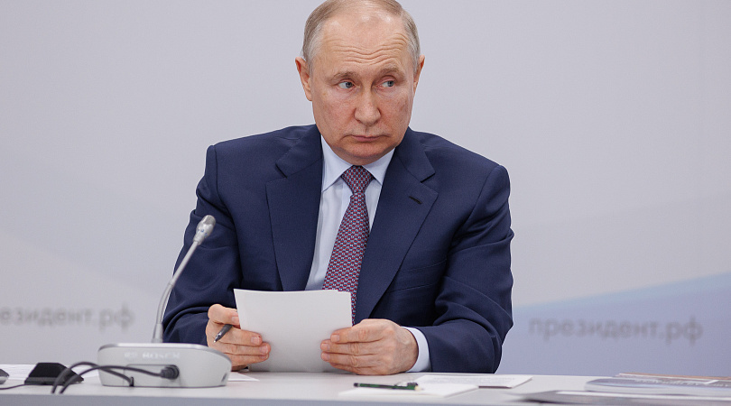Президент России Владимир Путин поддержал инициативу о распространении дальневосточной ипотеки на всю Арктическую зону