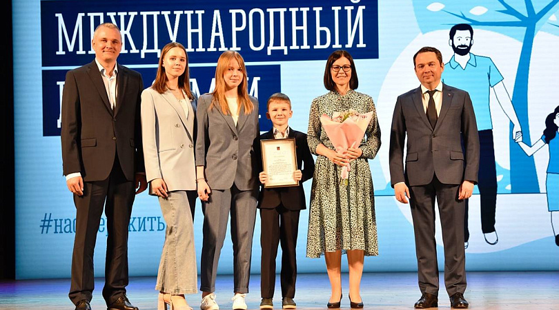 Семья из Полярных Зорь примет участие в первом мероприятии Года семьи — всероссийском форуме «Родные — Любимые»