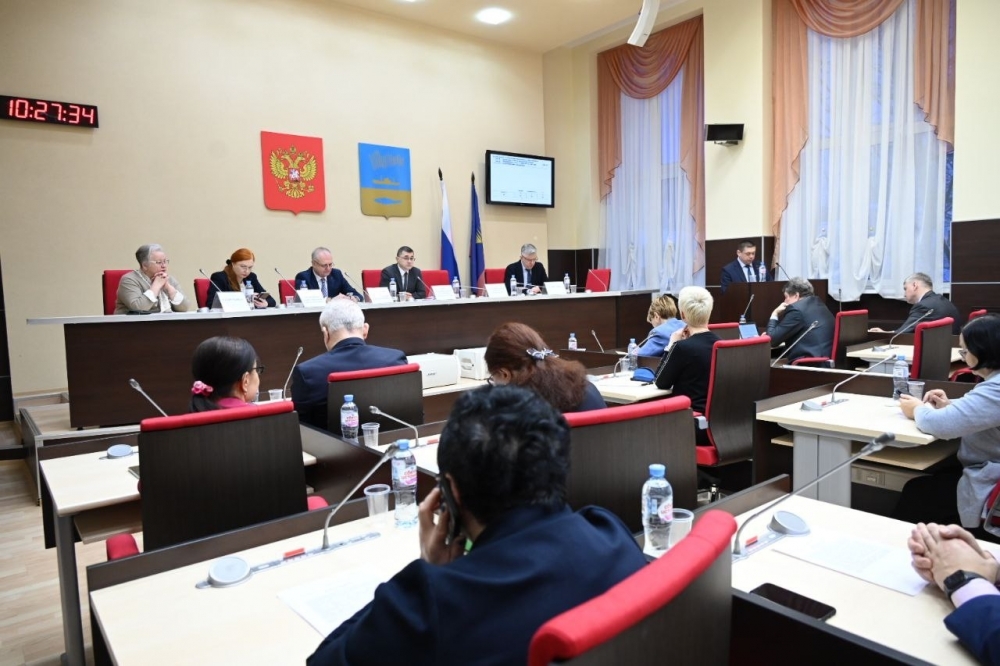 Заседание Совета депутатов прошло в Мурманске