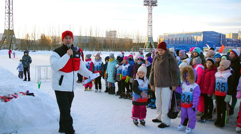 В Кольском Заполярье провели всероссийские соревнования по конькобежному спорту «Лёд надежды нашей»