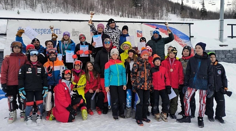 Команда Мурманской области – победитель первенства СЗФО по горнолыжному спорту