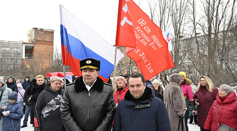 Губернатор Андрей Чибис и командующий Северным флотом Александр Моисеев поздравили северян с Днём защитника Отечества