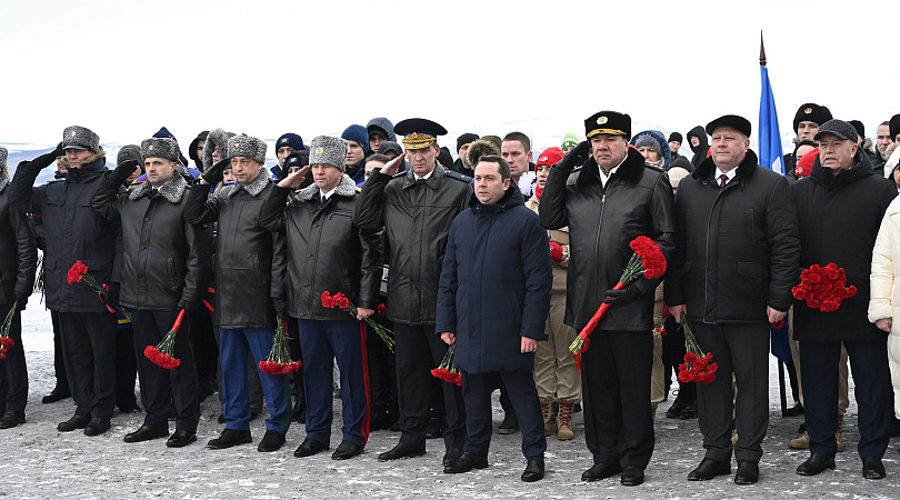 Губернатор Андрей Чибис принял участие в митинге, посвящённом Дню защитника Отечества