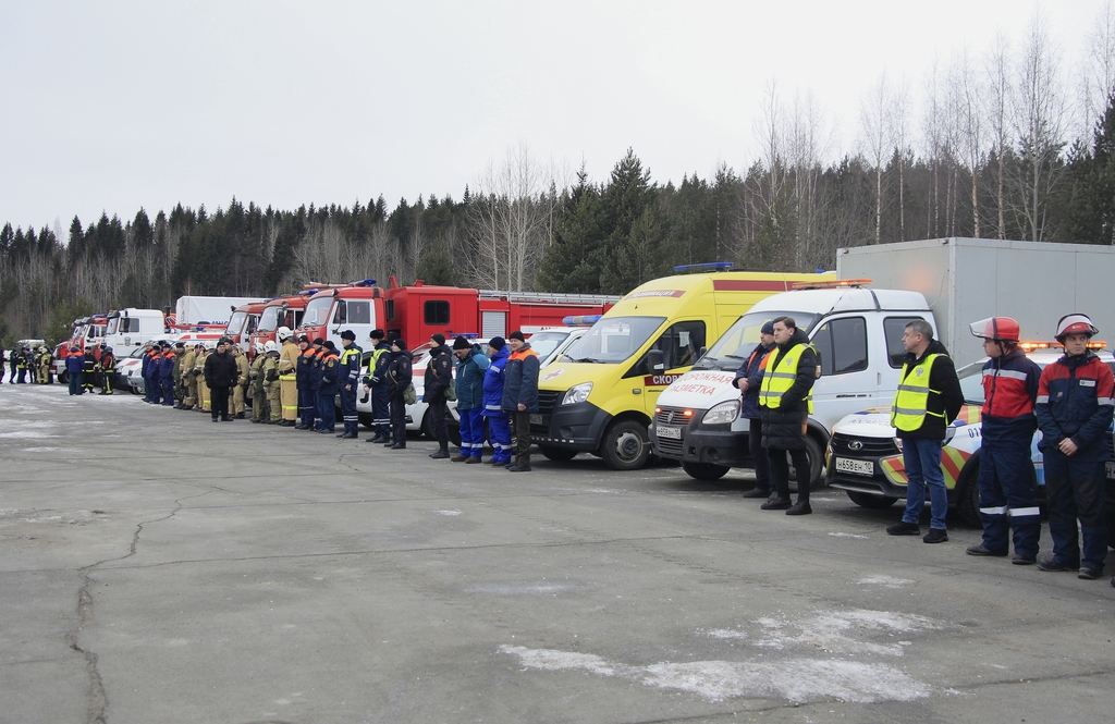 Федеральные дорожники помогли карельским пожарным справиться с огнем у аэропорта «Петрозаводск»