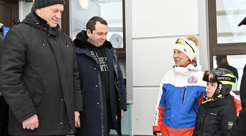 Специализированные, хорошо оборудованные залы, детям очень здорово заниматься: вице-премьер Юрий Трутнев высоко оценил инфраструктуру Кировской СШОР по горнолыжному спорту