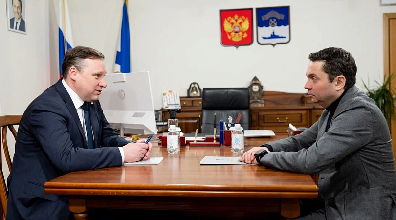 Губернатор Андрей Чибис провел рабочую встречу с главой ЗАТО г. Североморск Олегом Прасовым